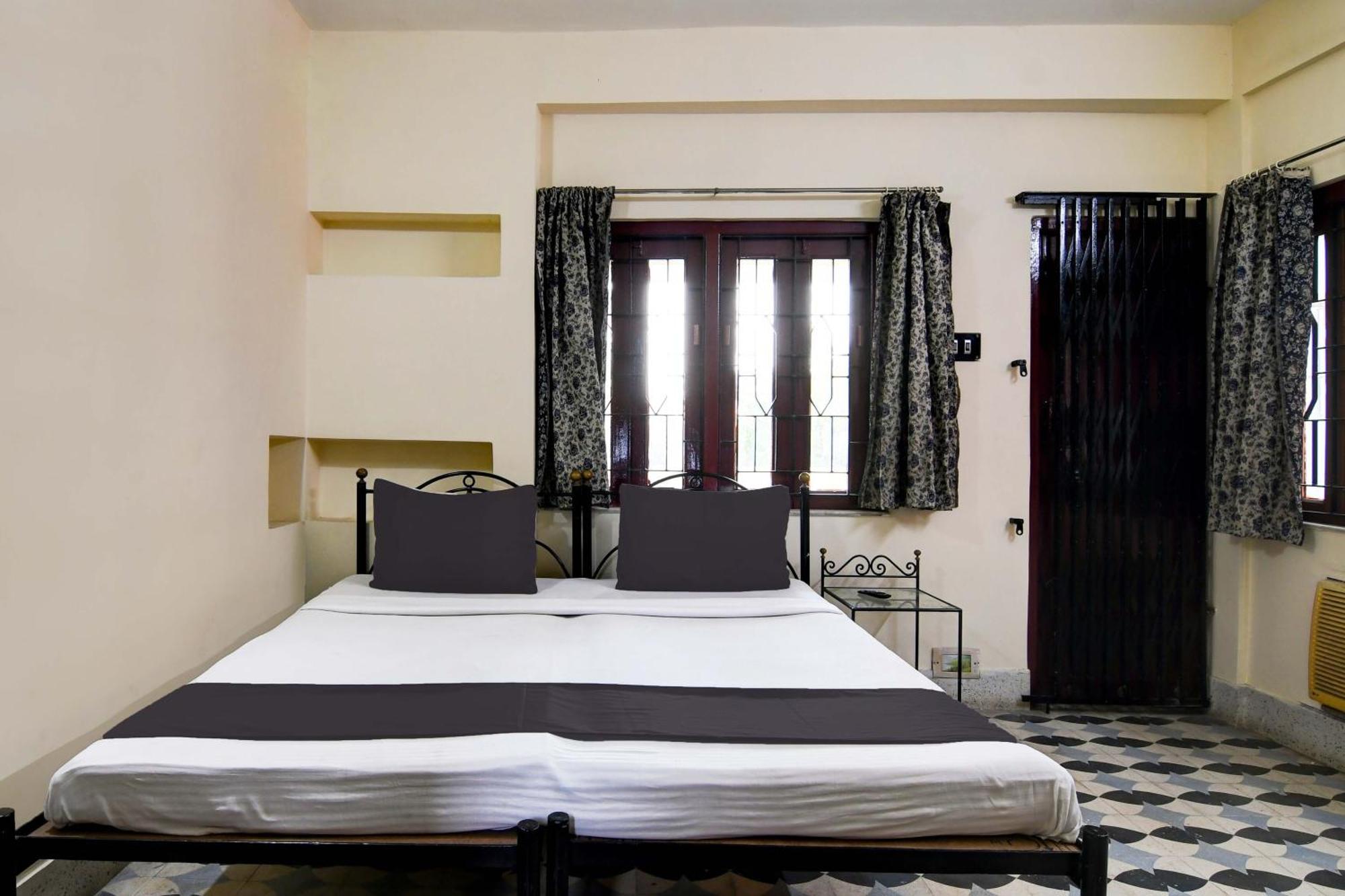 Oyo Simplex Guest House Behala Calcutta Buitenkant foto