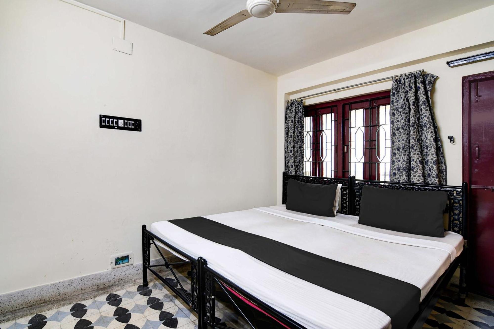 Oyo Simplex Guest House Behala Calcutta Buitenkant foto