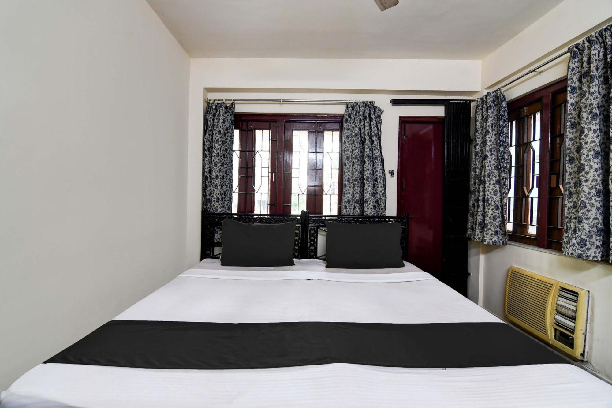 Oyo Simplex Guest House Behala Calcutta Buitenkant foto